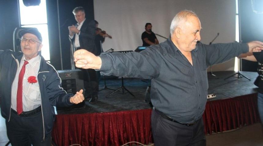 Huzurevi Sakinleri Highway&rsquo;de G&ouml;n&uuml;llerince Eğlendi