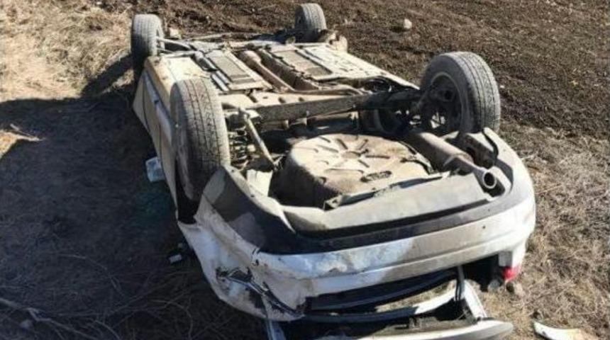 G&uuml;m&uuml;şhane&rsquo;de Trafik Kazası: 3 Yaralı