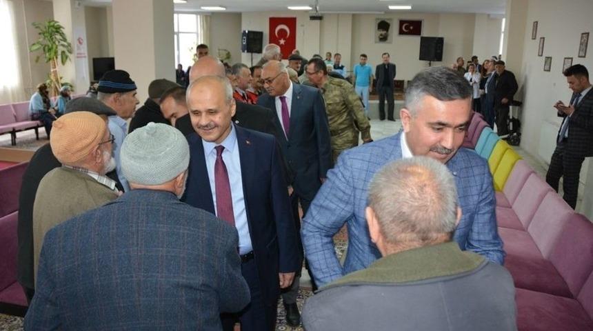 Niğde Valisi Ertan Peynircioğlu; &lsquo;yaşlılar Başımızın Tacıdır&rsquo;