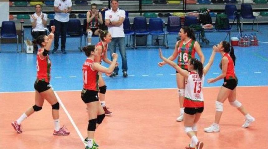 Karşıyaka Voleybol'da Finallere Kalamadı