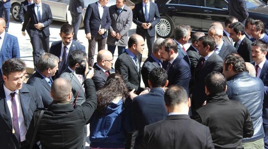 Bakan Albayrak, Gen&ccedil;lerden Cumhurbaşkanı İ&ccedil;in Dua İstedi