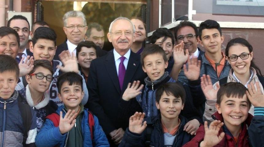 Chp Lideri Kılı&ccedil;daroğlu, Afyonkarahisar&rsquo;da Şehit Ailelerini Ziyaret Etti