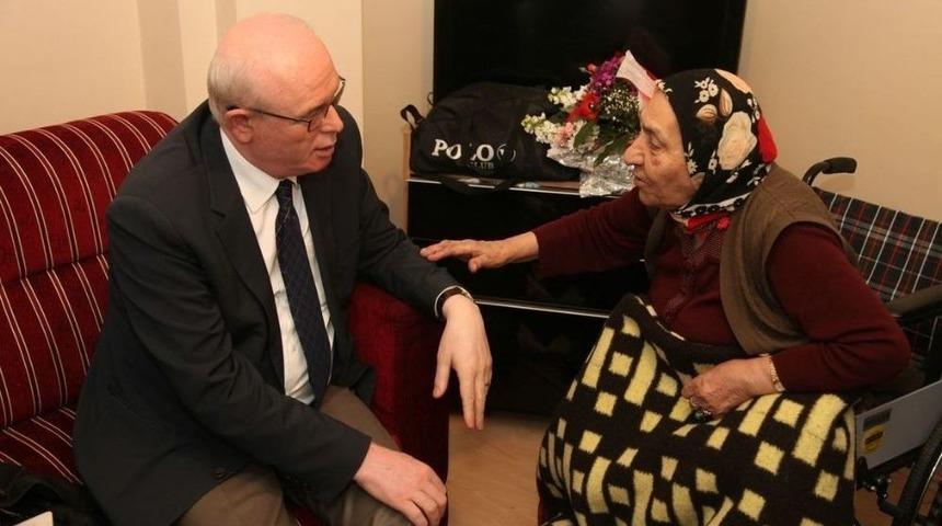 Odunpazarı Belediyesinden 104&rsquo;l&uuml;k &Ccedil;ınara Saygı