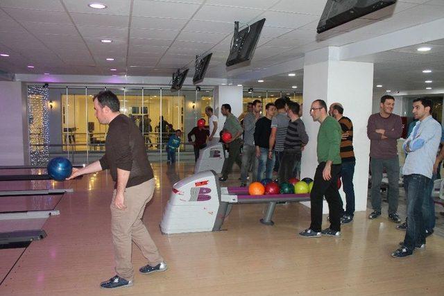 Uedaş’tan Bowling Keyfi