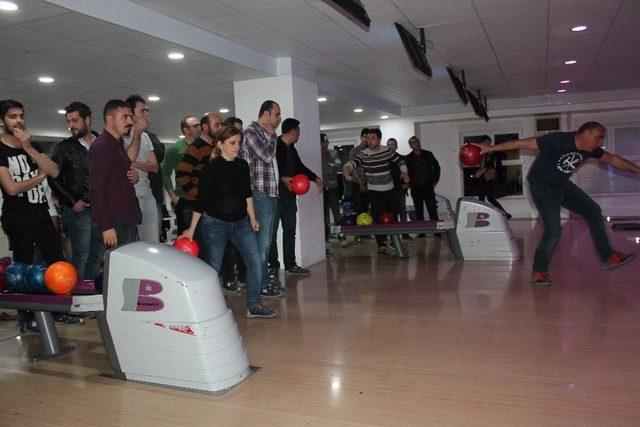 Uedaş’tan Bowling Keyfi