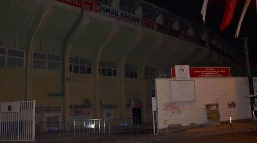 Erdoğan'a Hazırlık I&ccedil;in 'denizli Atat&uuml;rk Stadı' Tabelası S&ouml;k&uuml;ld&uuml;