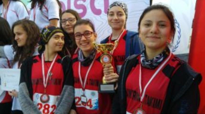 15 Temmuz Şehitler Fen Lisesi Oryantiring&rsquo;de T&uuml;rkiye Derecesi Aldı