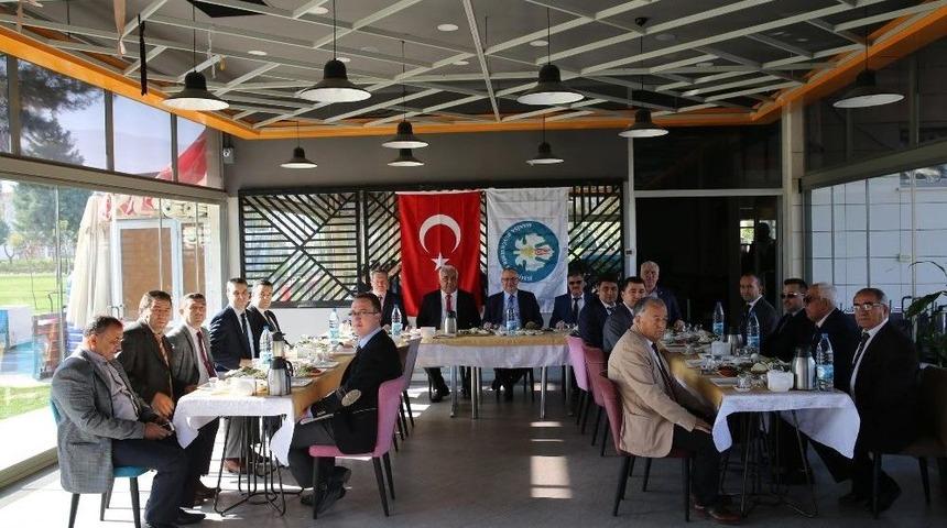 Başkan Erg&uuml;n&rsquo;den Hizmet Buluşması