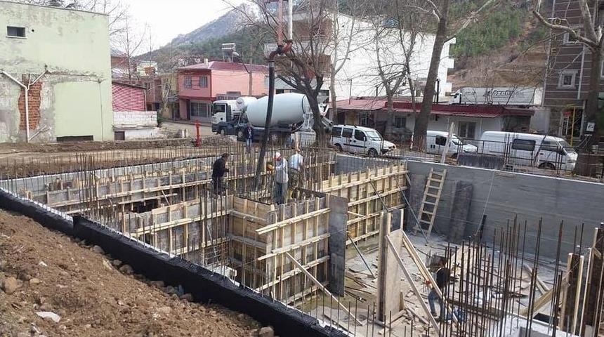 &Uuml;nl&uuml; Kaplıca K&ouml;y&uuml;nde Vatandaşlar İ&ccedil;in Kaplıca Havuzu Yapılıyor