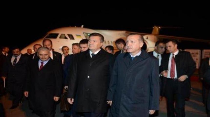 Erdoğan Antonov-158 tipi u&ccedil;ağı inceledi