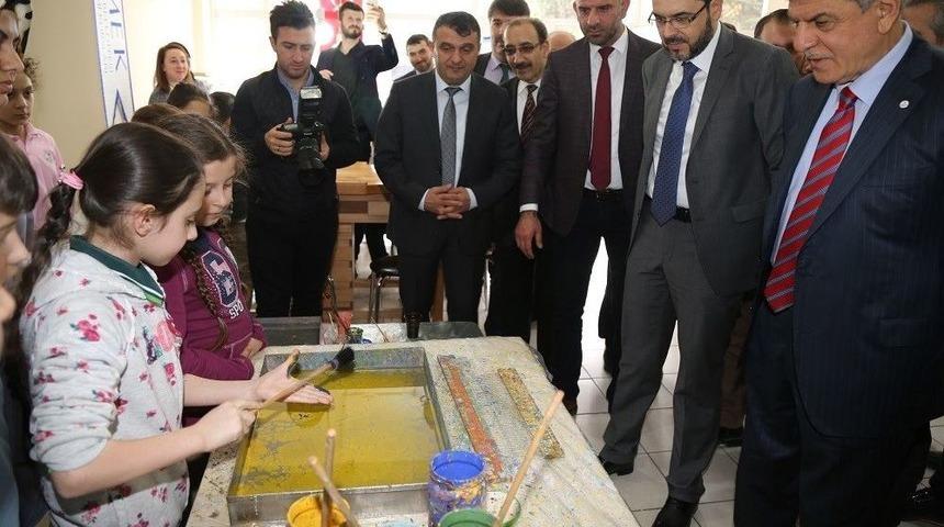 Başkan Karaosmanoğlu, Ko-mek Kursiyerlerini Ziyaret Etti