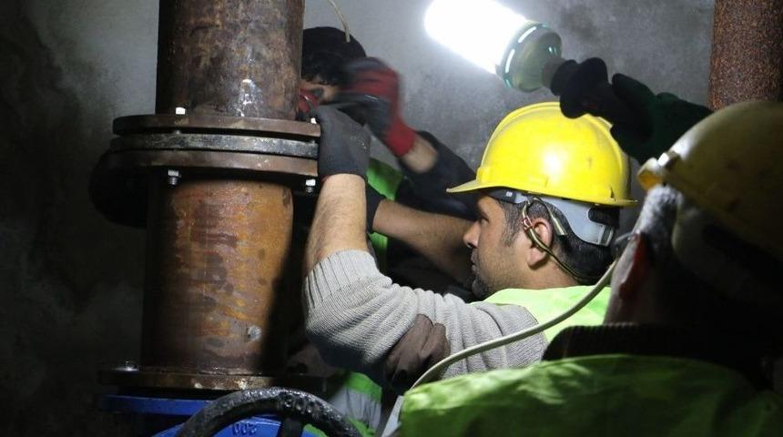 Su Sorunu Yaşayan Vatandaş İ&ccedil;in Gece Mesaisi