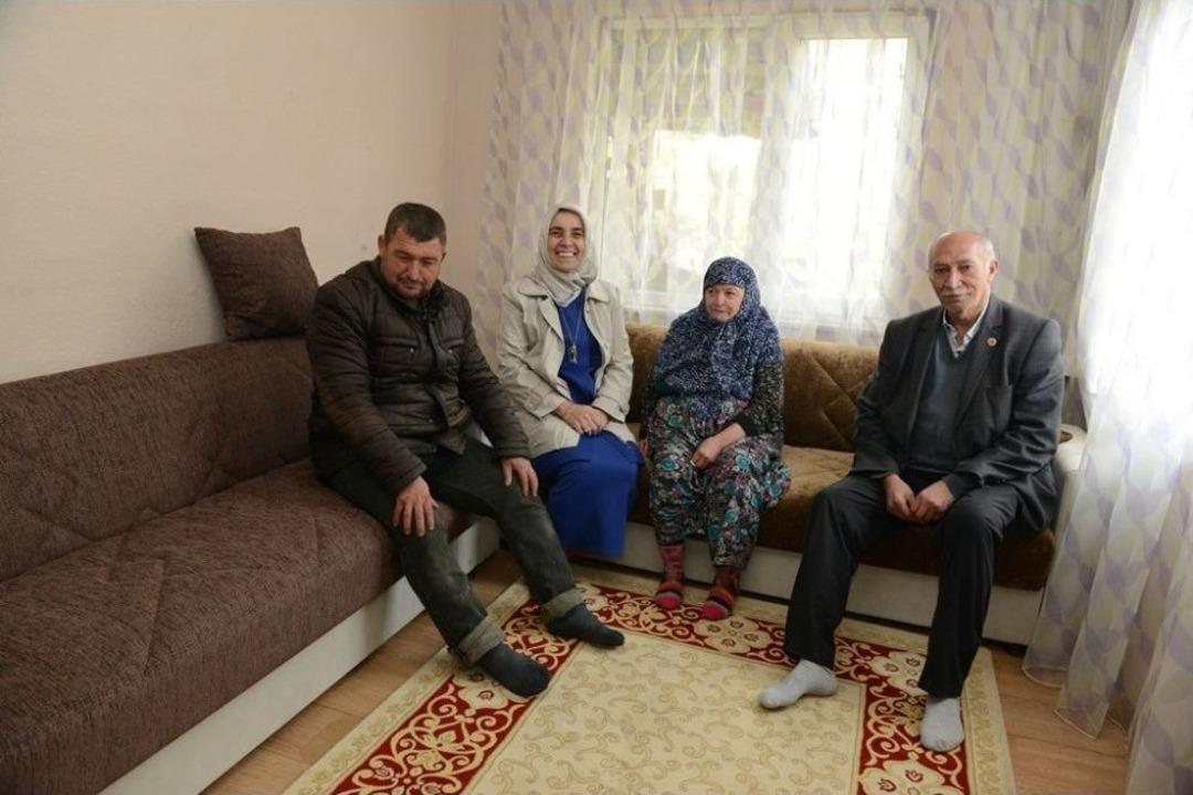 İneg&ouml;l Belediyesi İhtiya&ccedil; Sahiplerinin Evlerini Yeniledi