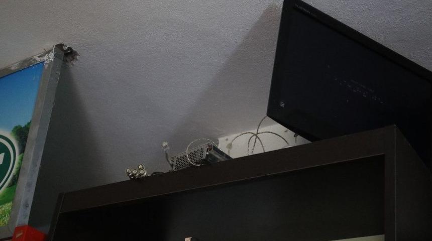 Hem Marketi Soydular Hem Kayıt Cihazını G&ouml;t&uuml;rd&uuml;ler