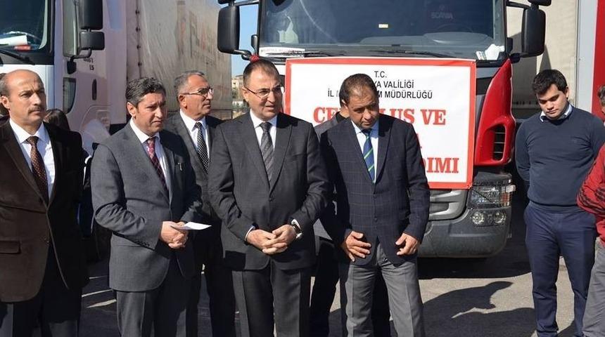 Malatya&rsquo;dan Sınır &Ouml;tesine 10 Tır Dolusu Okul Malzemesi G&ouml;nderildi