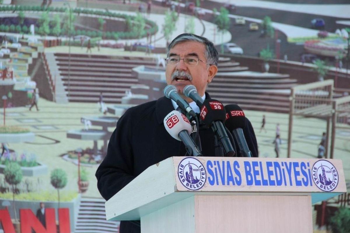 Bakan Yılmaz Ve Arslan 15 Temmuz Şehitler Meydanı&rsquo;nın Temelini Attı