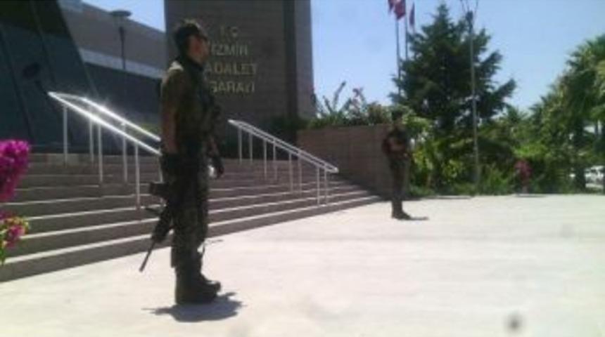 İzmir'de Ihra&ccedil; Edilen 3 Hakim Ve Savcı Tutuklandı