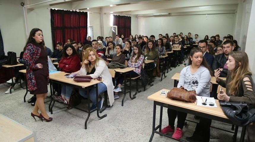 &Uuml;niversiteli Gen&ccedil;lere Madde Bağımlığı İle M&uuml;cadele Eğitimi