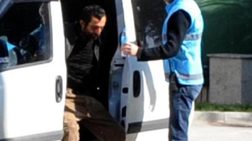 Polis, Meslektaşlarını Yaralayan Ş&uuml;pheliye Su I&ccedil;irdi