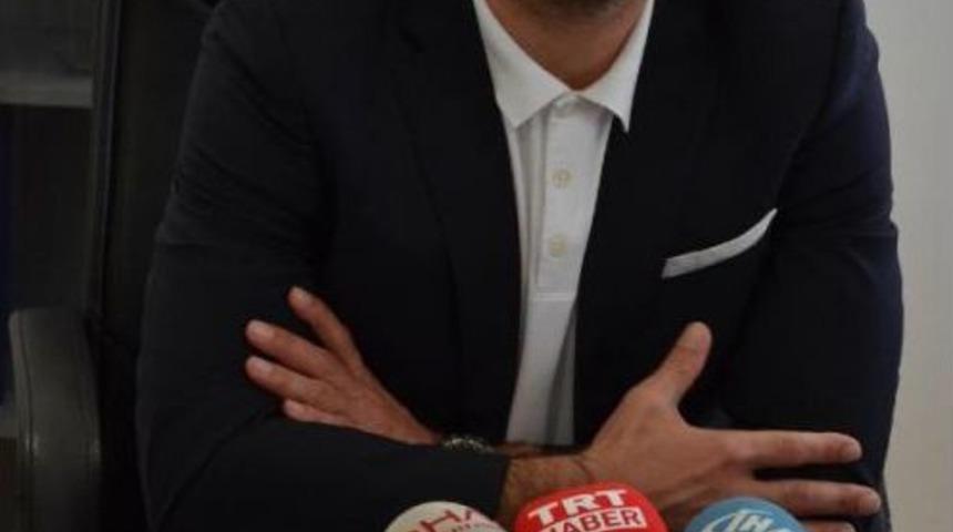 Akhisar Belediyespor'da Okan Buruk Imzayı Attı