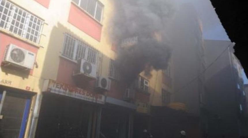 Karak&ouml;y-Perşembepazarı'ndaki Yangın Paniğe Yol A&ccedil;tı