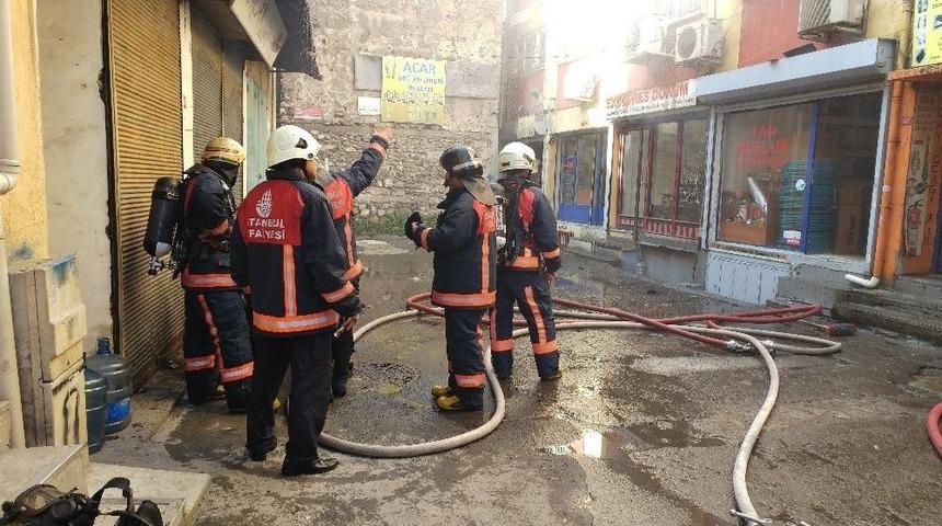 Beyoğlu&rsquo;nda Yangın Paniği