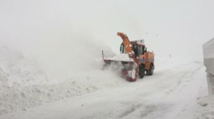 Van-bah&ccedil;esaray Yolu Ulaşıma A&ccedil;ıldı