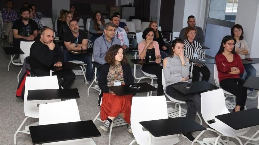 Belediye Personeline K&ouml;k H&uuml;cre Konferansı