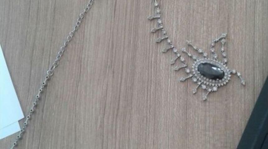 Kaynarca’da Define Avcıları Suçüstü Yakalandı