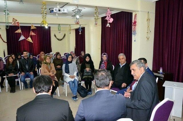 Harran Üniversitesi Rektörü Taşaltın, Bakım Evinde Kalan Yaşlıları Ziyaret Etti