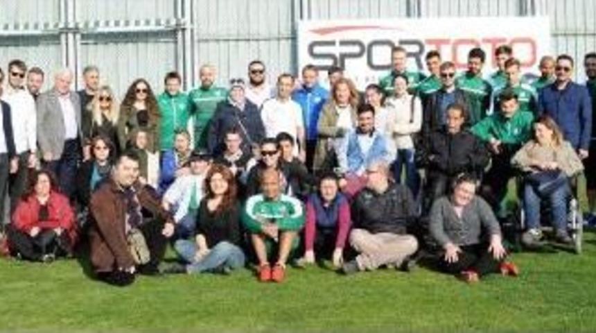 Engellilerden Bursaspor&rsquo;A Moral
