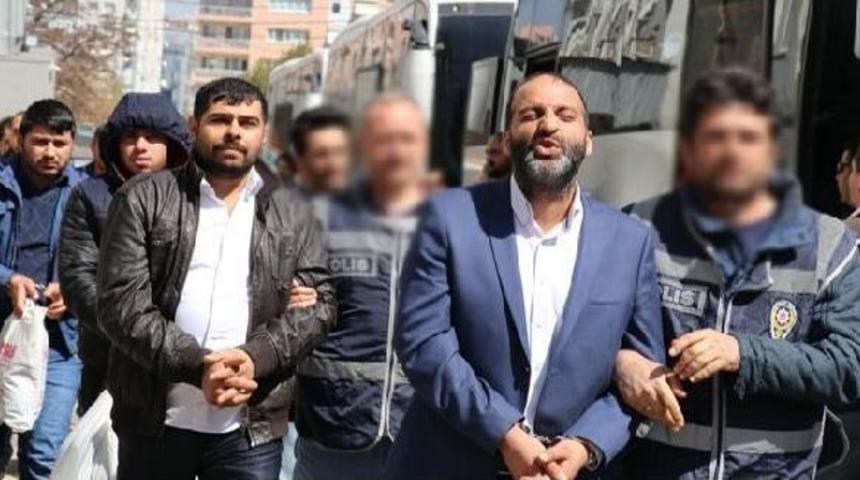İzmir'de &Ccedil;ete Operasyonu: 47 G&ouml;zaltı