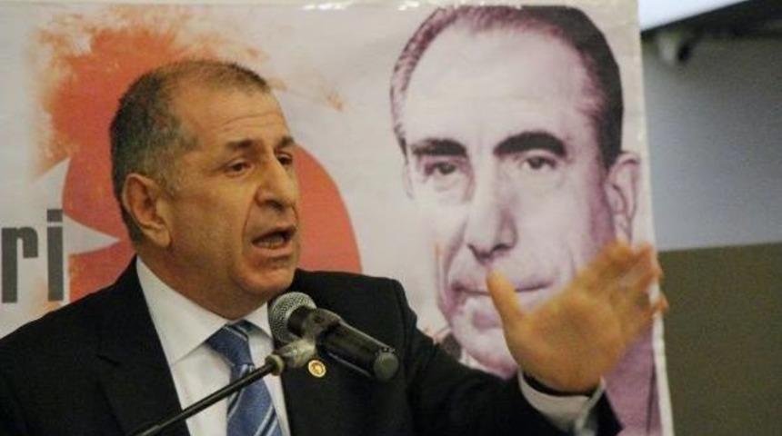 Bolu'ya Gelen &Uuml;mit &Ouml;zdağ'ı &Uuml;lk&uuml;c&uuml; Grup Protesto Etti(2)