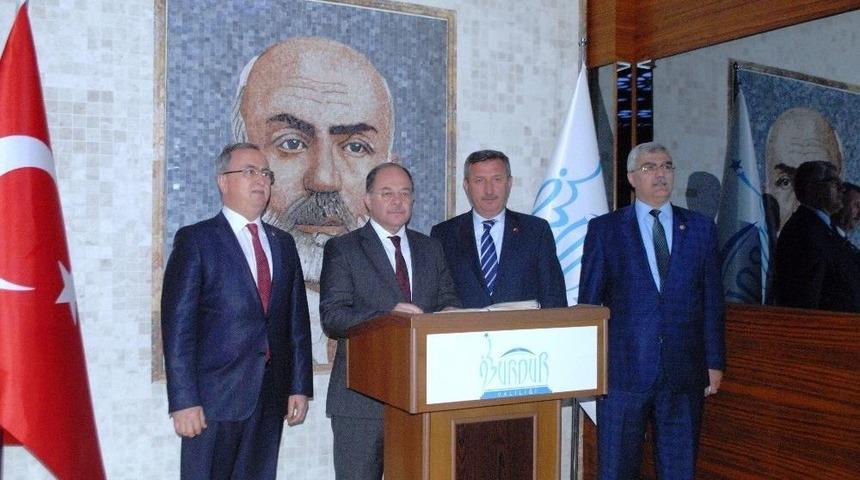 Sağlık Bakanı Akdağ, Burdur Valiliğini Ziyaret Etti