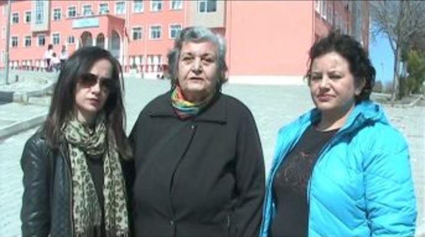 Sunay Birsen, &Ouml;ğrenci Ve Velilere Hayvan Sevgisini Anlattı