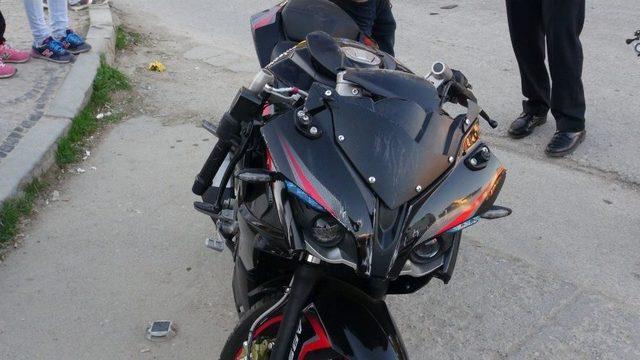 Edirne’de Motosiklet Kazası : 1 Ağır Yaralı