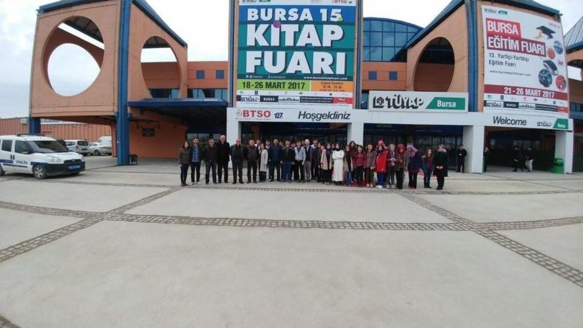 Dost &Ouml;ğrenciler Kitap Fuarında Buluştu