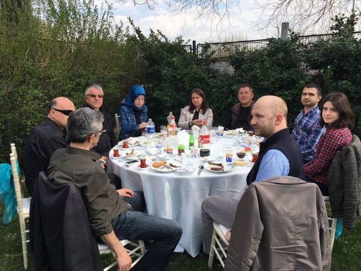 Dost Öğrenciler Kitap Fuarında Buluştu G2