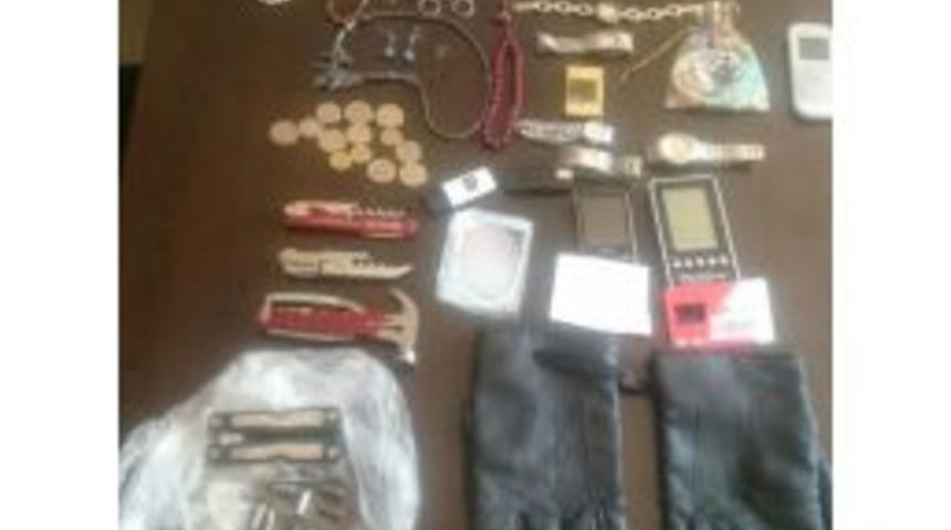 Kumluca Ve Finike&rsquo;de Evlerden Hırsızlık Yapan Kişi Yakalandı