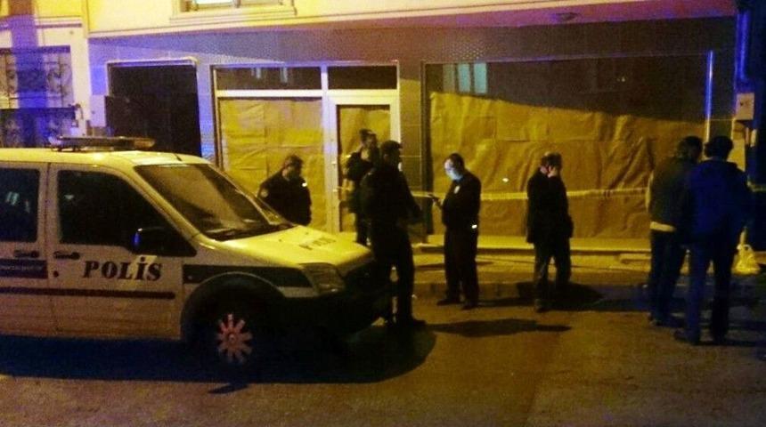 Eski Karısıyla İlişkisi Olduğunu İleri S&uuml;rd&uuml;ğ&uuml; Adamı &Ouml;ld&uuml;ren Sanığa 21 Yıl Hapis