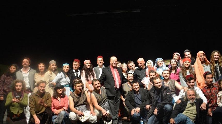 Başkan &Ouml;zakcan&rsquo;ın &rsquo;d&uuml;nya Tiyatrolar G&uuml;n&uuml;&rsquo; Mesajı