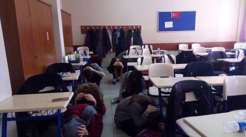 Liselilere Y&ouml;nelik Tatbikat Devam Ediyor