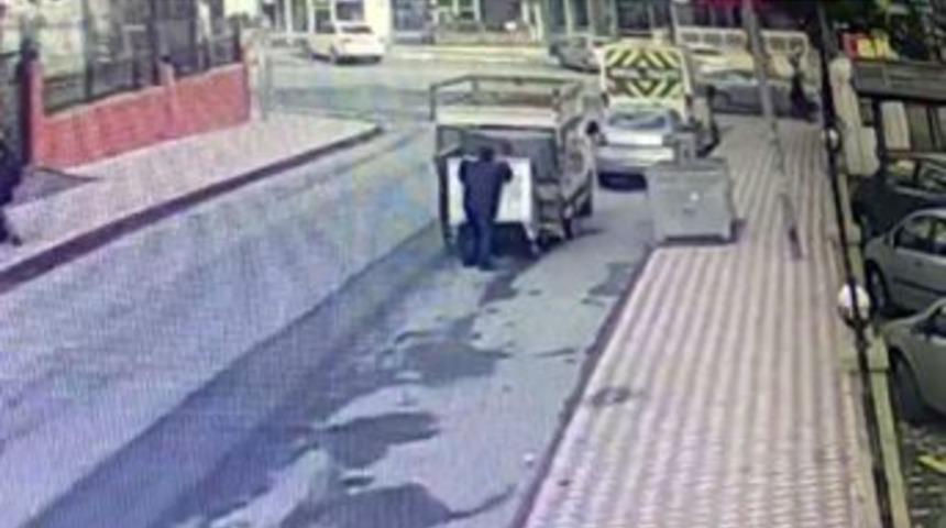 (&ouml;zel Haber ) &Ccedil;&ouml;p Konteynerlerini &Ccedil;alan Hırsızlar Su&ccedil;&uuml;st&uuml; Yakalandı