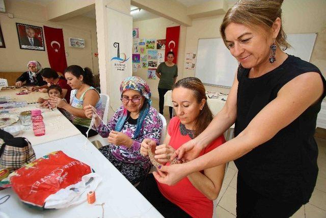 Semt Merkezleri Kadınların Evi Gibi Oldu