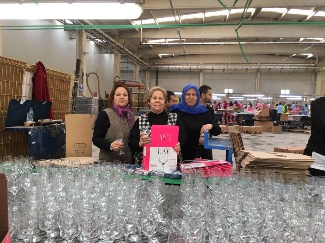 Bağışa Teşekk&uuml;r İ&ccedil;in Fabrikasında Mesai Yaptılar