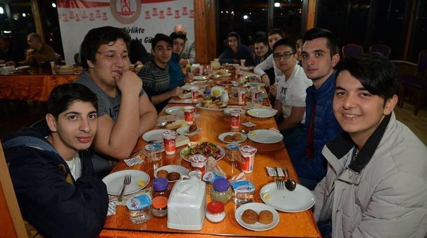 Başkan Yağcı, Göktürkler Robot Takımıyla Bir Araya Geldi