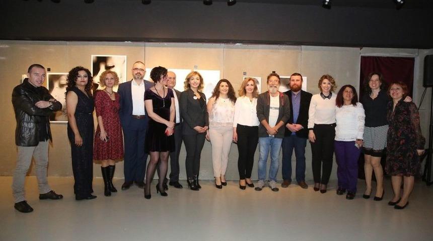 &rsquo;kibrit &Ccedil;&ouml;pleri&rsquo; Edebiyat Ve Fotoğrafı Bir Araya Getirdi