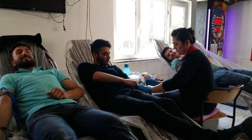 Elmalı Myo&rsquo;dan Kan Bağışı