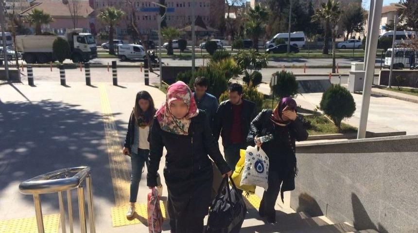 Fet&ouml; Soruşturmasında 3 Kadın Adliyeye Sevk Edildi