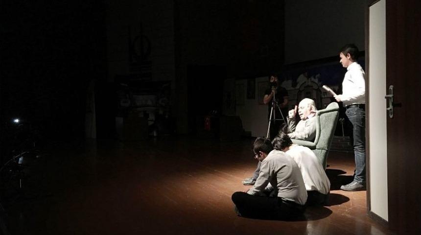 15 Temmuz Destanı Ke&ccedil;i&ouml;ren&rsquo;de Sahnelendi